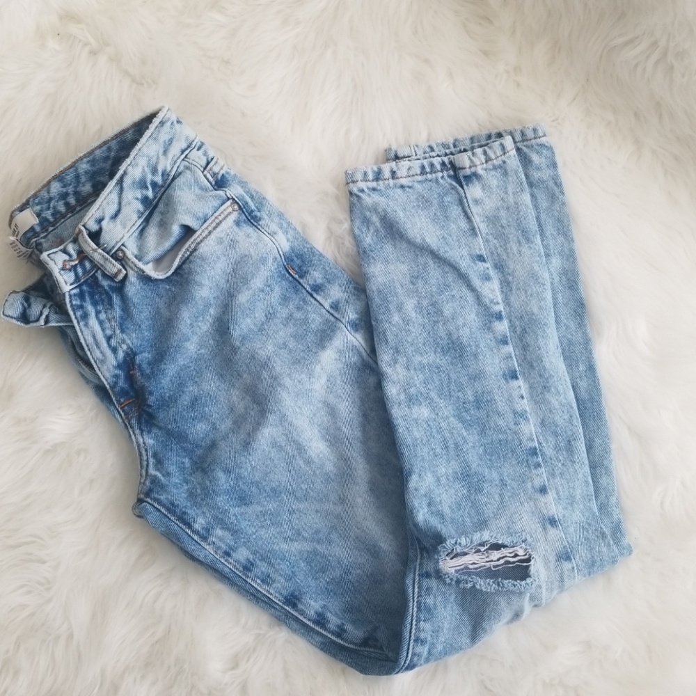 Distressed forever 21 Jean's size 24 114